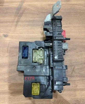 Mercedes-Benz C W204 Fuse module 2045458401 2044423500