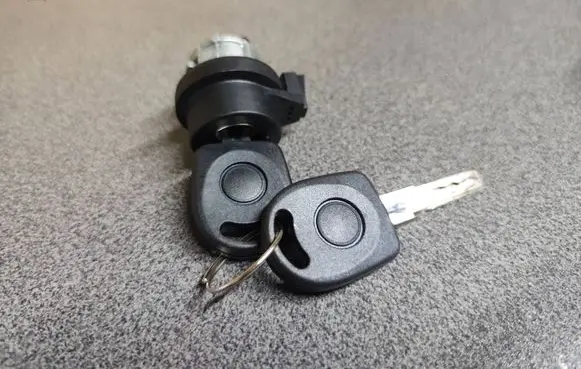 Skoda Octavia Mk2 (1Z) Ignition lock 8E0905855A