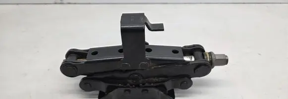 Nissan Kubistar Lift Jack 
