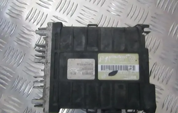 Volkswagen Golf III Engine control unit/module 443907311B