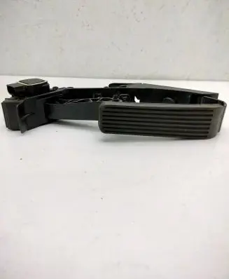 Mercedes-Benz S W220 Accelerator throttle pedal A2113010001