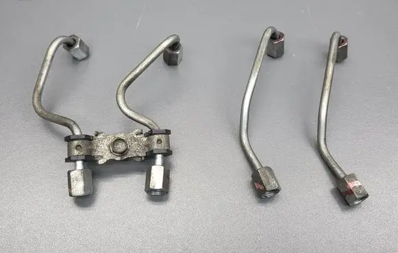 Honda CR-V Fuel injector supply line/pipe 