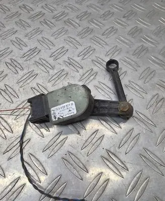 Headlight/headlamp level sensor