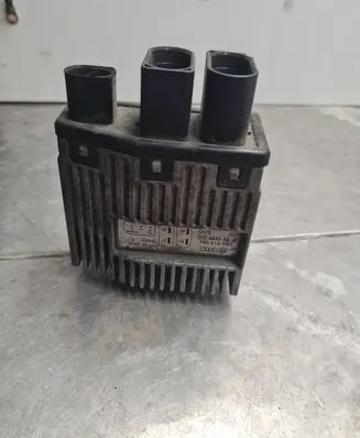 Volkswagen Transporter - Caravelle T5 Fan control module 3B0919506 898999000