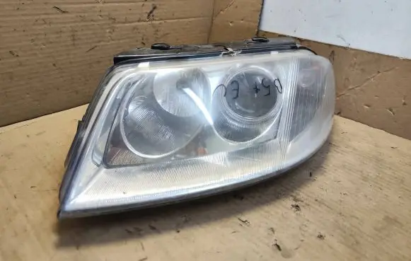 Volkswagen PASSAT B5.5 Headlight/headlamp 4411142L