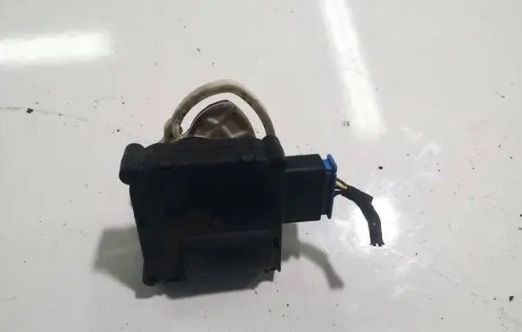 Audi A8 S8 D3 4E Air flap motor/actuator 0132801323