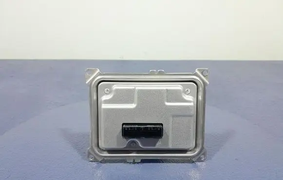Chevrolet Corsa Voltage converter/converter module L893878