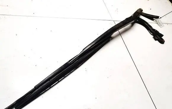 Front wiper blade arm