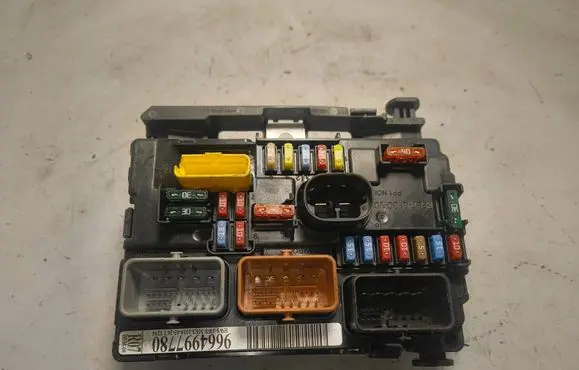 Citroen C3 Fuse module 9664997780
