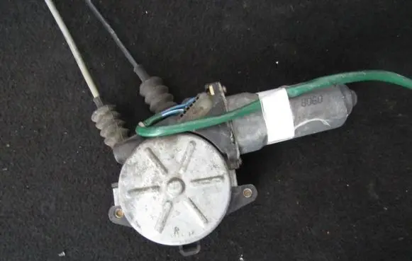 KIA Clarus Front door window regulator motor