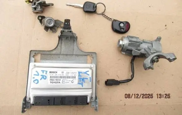 Toyota Yaris Engine control unit/module 1039S01147 896610D210 0261208036