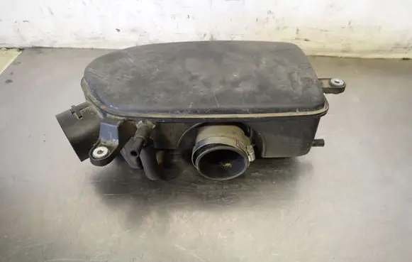 Subaru Impreza III Intake resonator 