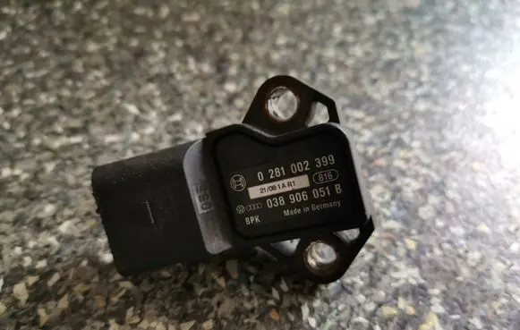 Volkswagen Golf Plus Air pressure sensor 0281002399 038906051B