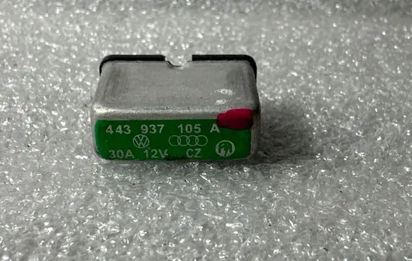 Audi A3 S3 8P Other relay 443937105A