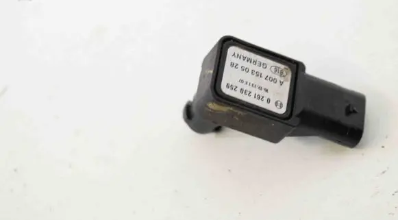 Mercedes-Benz ML W166 Air pressure sensor 0261230259 A0071530528