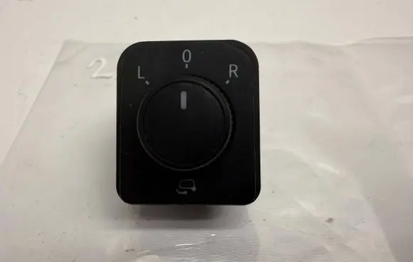Seat Arona Wing mirror switch 6F0959565 32697