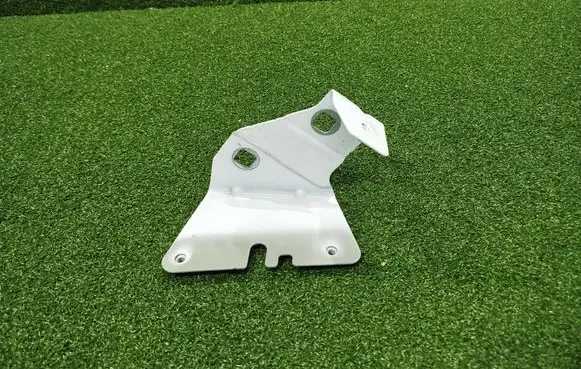 Renault Trafic III (X82) Fender mounting bracket 52045R 9107