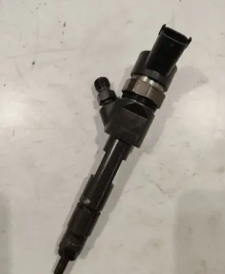 Renault Scenic II - Grand scenic II Fuel injector 0445110230 8200389369