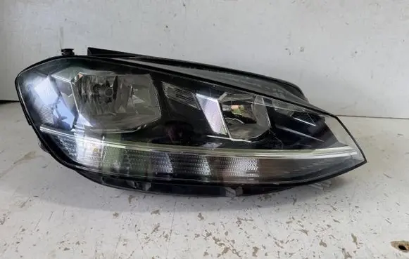 Volkswagen Golf VII Headlight/headlamp