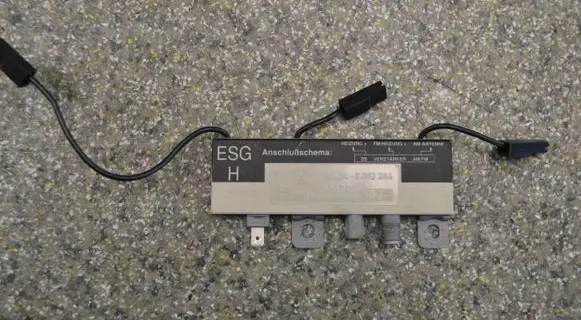BMW 5 E34 Antenna control unit 65248351244