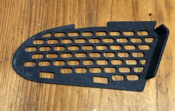 Mercedes-Benz C W202 Front bumper lower grill 2028850323
