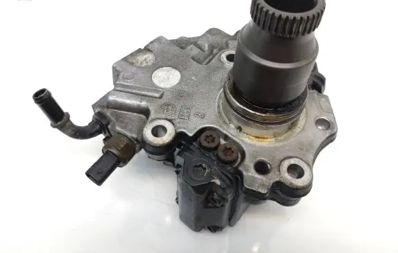 Mercedes-Benz E W212 Fuel injection high pressure pump A6510700701 03682636DE 28252614