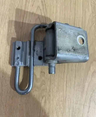 Audi A4 S4 B7 8E 8H Rear door lower hinge 8E0833412