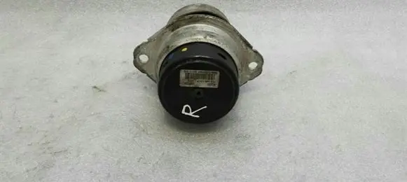 Porsche Cayenne (92A) Engine mount bracket 95534113301