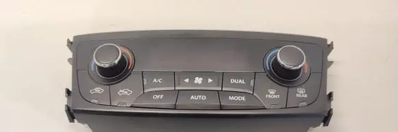Suzuki SX4 S-Cross Climate control unit 39510-61M10