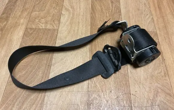 Opel Zafira B Rear seatbelt 13178672 603861900 13132396