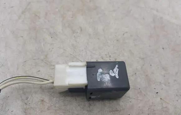 Nissan X-Trail T30 Other relay 2433009900