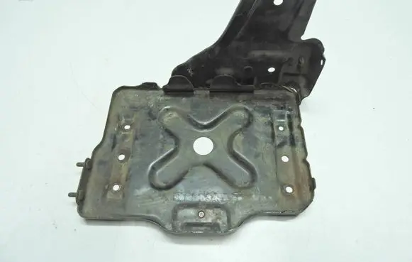Suzuki SX4 Battery box tray 