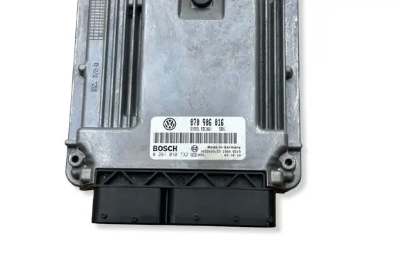 Volkswagen Transporter - Caravelle T5 Engine control unit/module 070906016 0281010732
