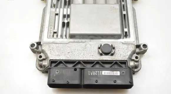 Hyundai i30 Engine control unit/module 391122B080