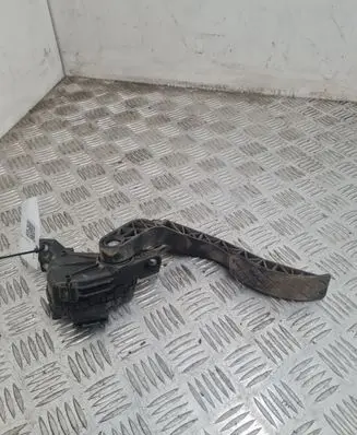 Audi A4 S4 B7 8E 8H Accelerator throttle pedal 8E1721523G