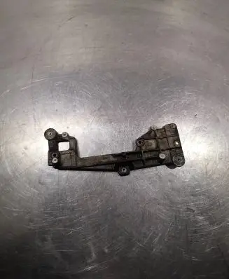 Volkswagen PASSAT B6 Engine mounting bracket 03G131159