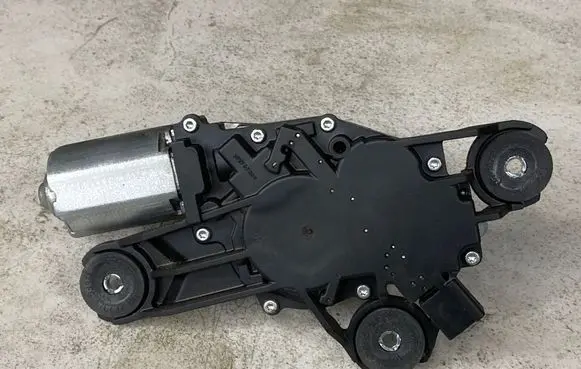 Volvo V50 Rear window wiper motor 30699261 0390201822 3M51R17K441AD