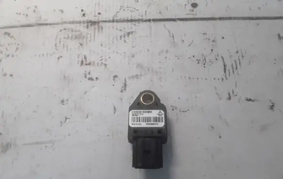 Mitsubishi Outlander Airbag deployment crash/impact sensor 8651A001