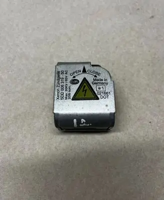 Mercedes-Benz C W203 Headlight ballast module Xenon 5DD008319-50