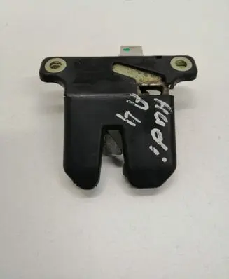 Audi A4 S4 B5 8D Tailgate/trunk/boot lock/catch/latch 8D5827505A