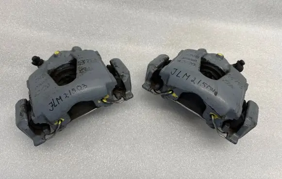 Jaguar XK8 - XKR Rear brake caliper JLM21503 JLM21504