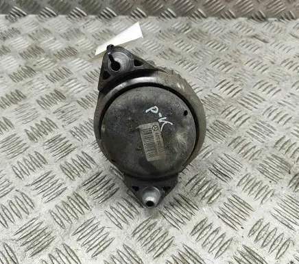 Mercedes-Benz E A207 Engine mount bracket A2122400100