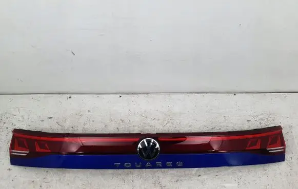Volkswagen Touareg III Rear/tail lights set 760945207C