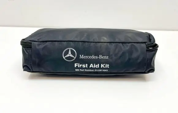 Mercedes-Benz SL R230 First aid kit Q4860043