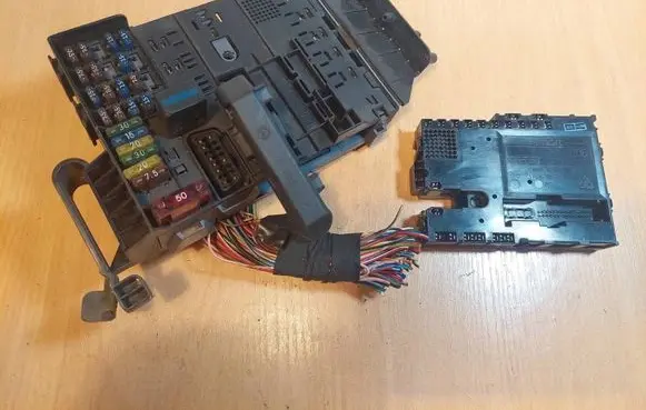 Smart ForTwo I Fuse box set 0001681V006 461240001001