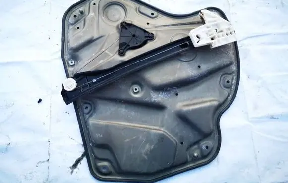 Skoda Octavia Mk2 (1Z) Sliding door window regulator with motor 1Z0839656E 1Z0839656
