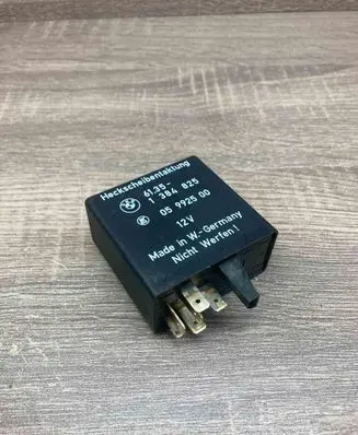 BMW 5 E34 Other relay 1384825 05992500