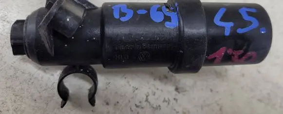 Volkswagen Golf IV Headlight washer spray nozzle 1J0955978A