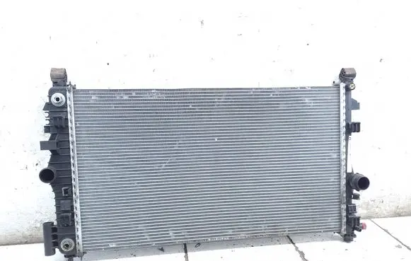 Opel Insignia A Coolant radiator 22762535