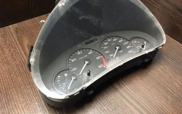 Peugeot Partner Speedometer (instrument cluster) 555000301203 9651740080
